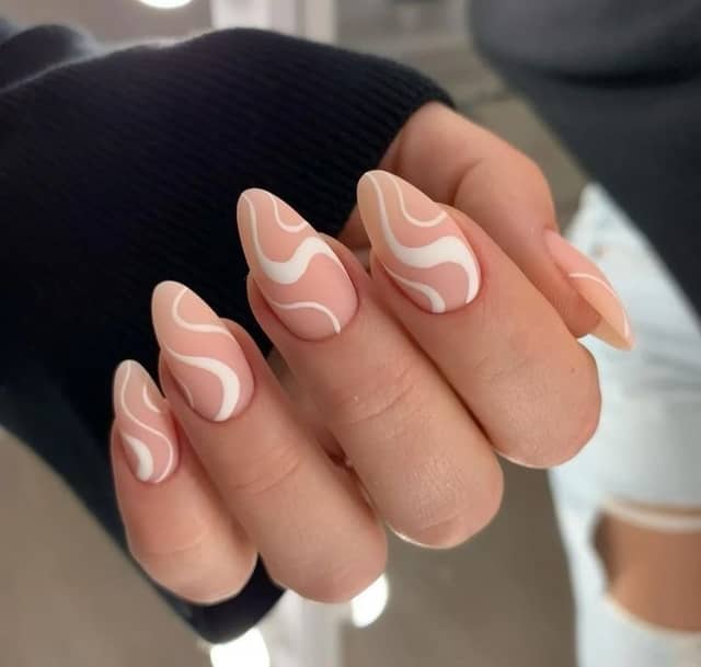 Nail Queen Frozen Swiris Nails