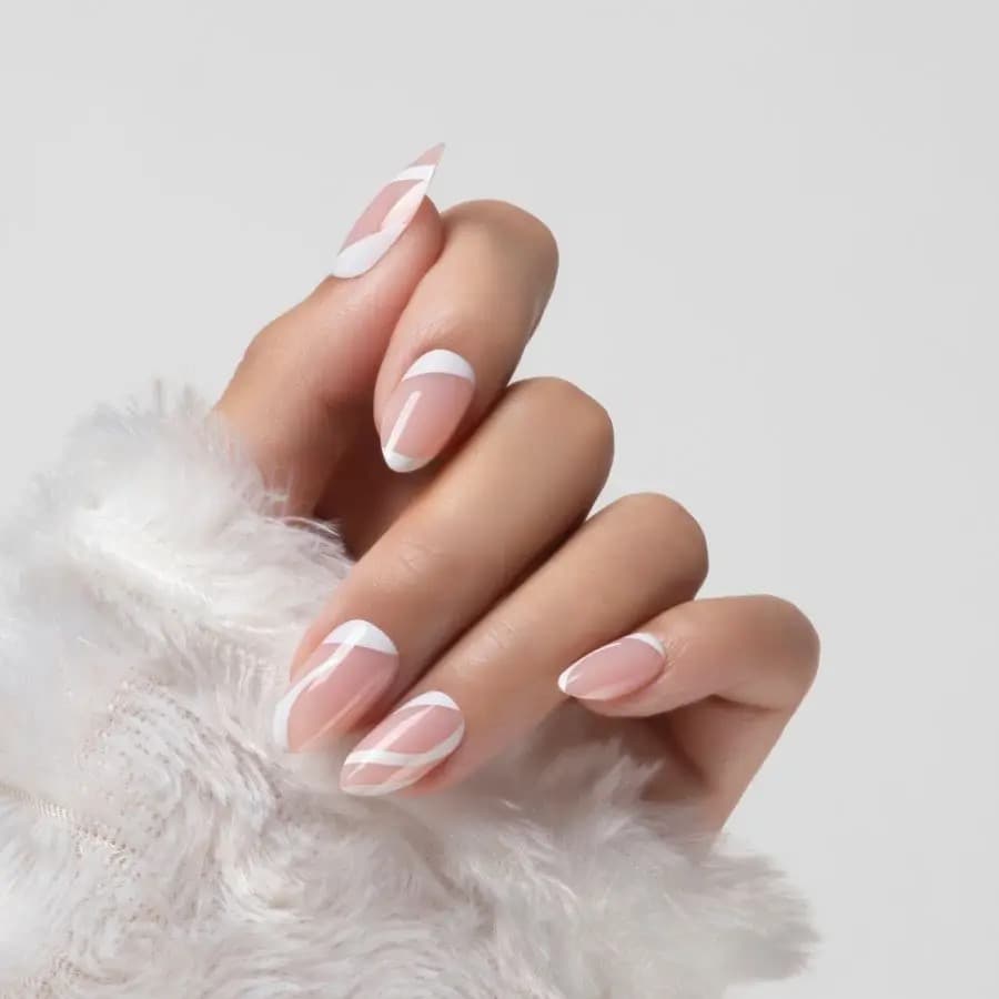 Nail Queen White Swirls