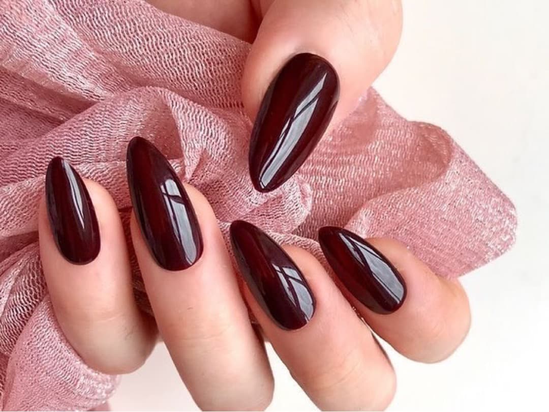 Nail Queen Burgundy Noir Nails
