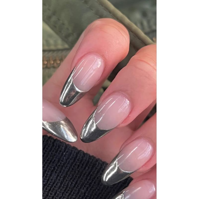Nail Queen Kylie Chrome Nails