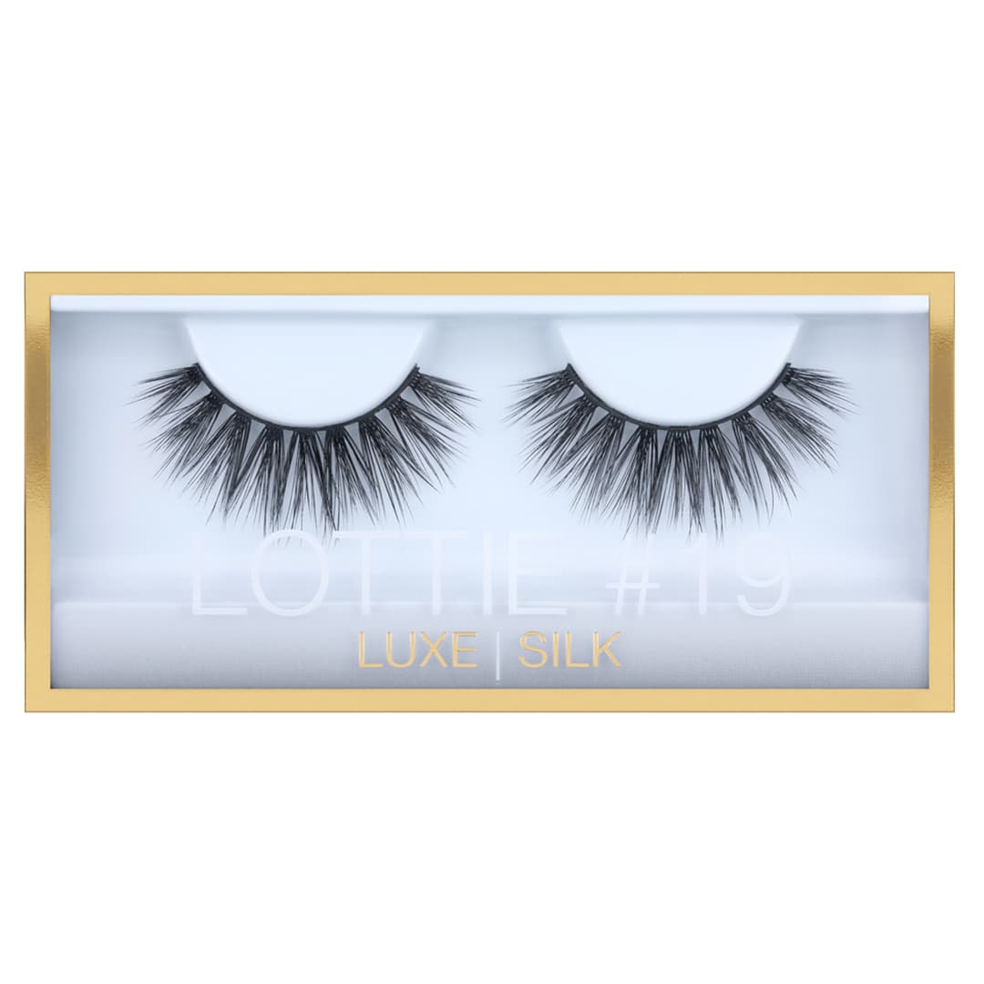 Huda beauty Luxe Silk Lash Lottie 19